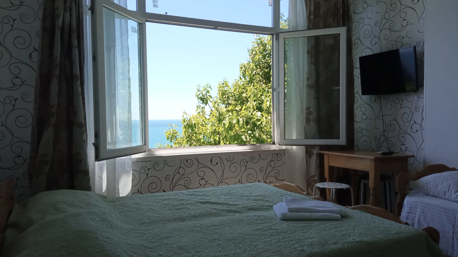 Фото Лазурный