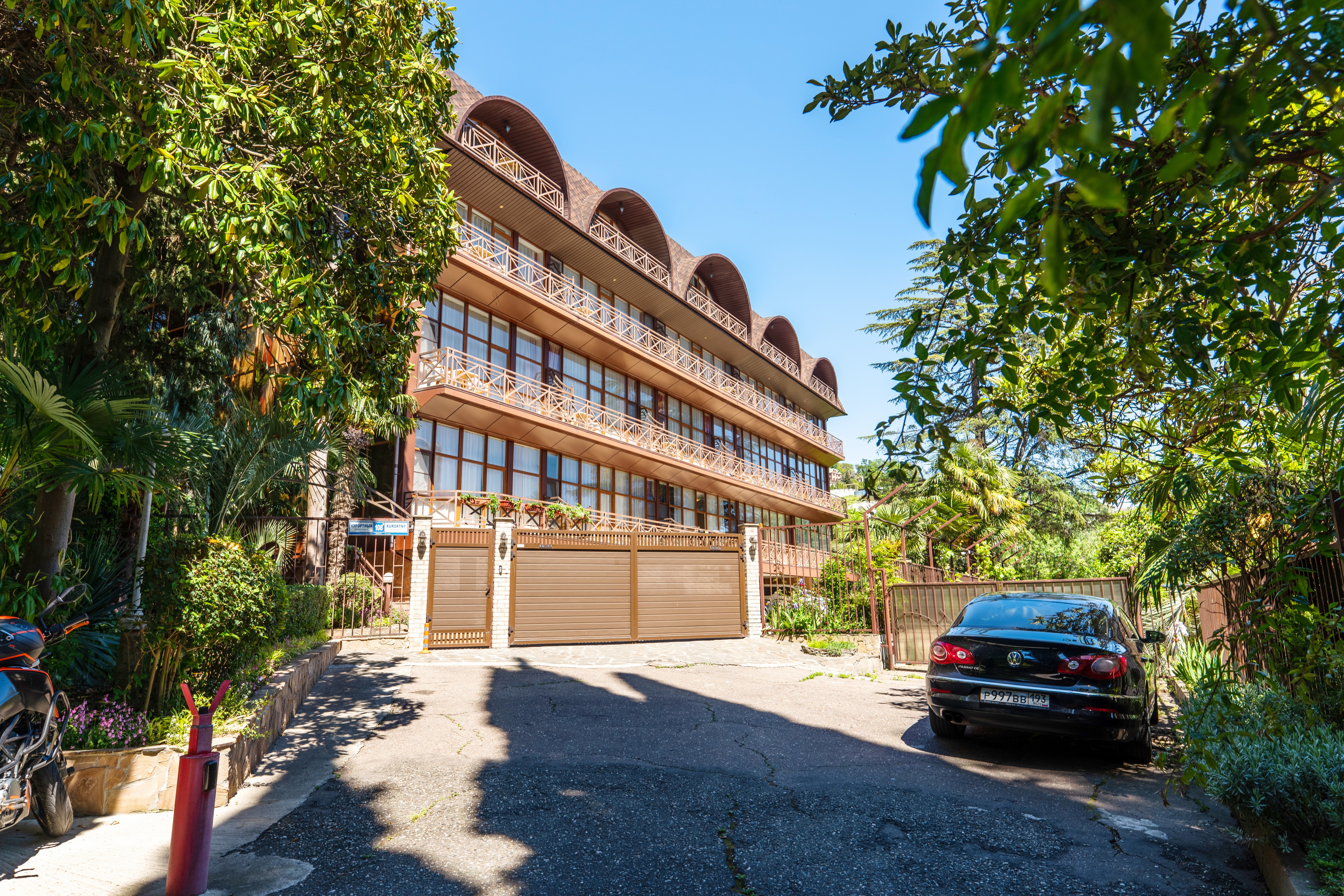 Фото отеля 1