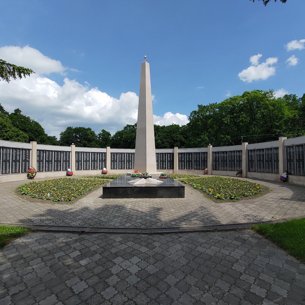 Monument, memorial Воинам, павшим в годы Великой Отечественной войны 1941-1945 гг., Chernyahovsk, photo