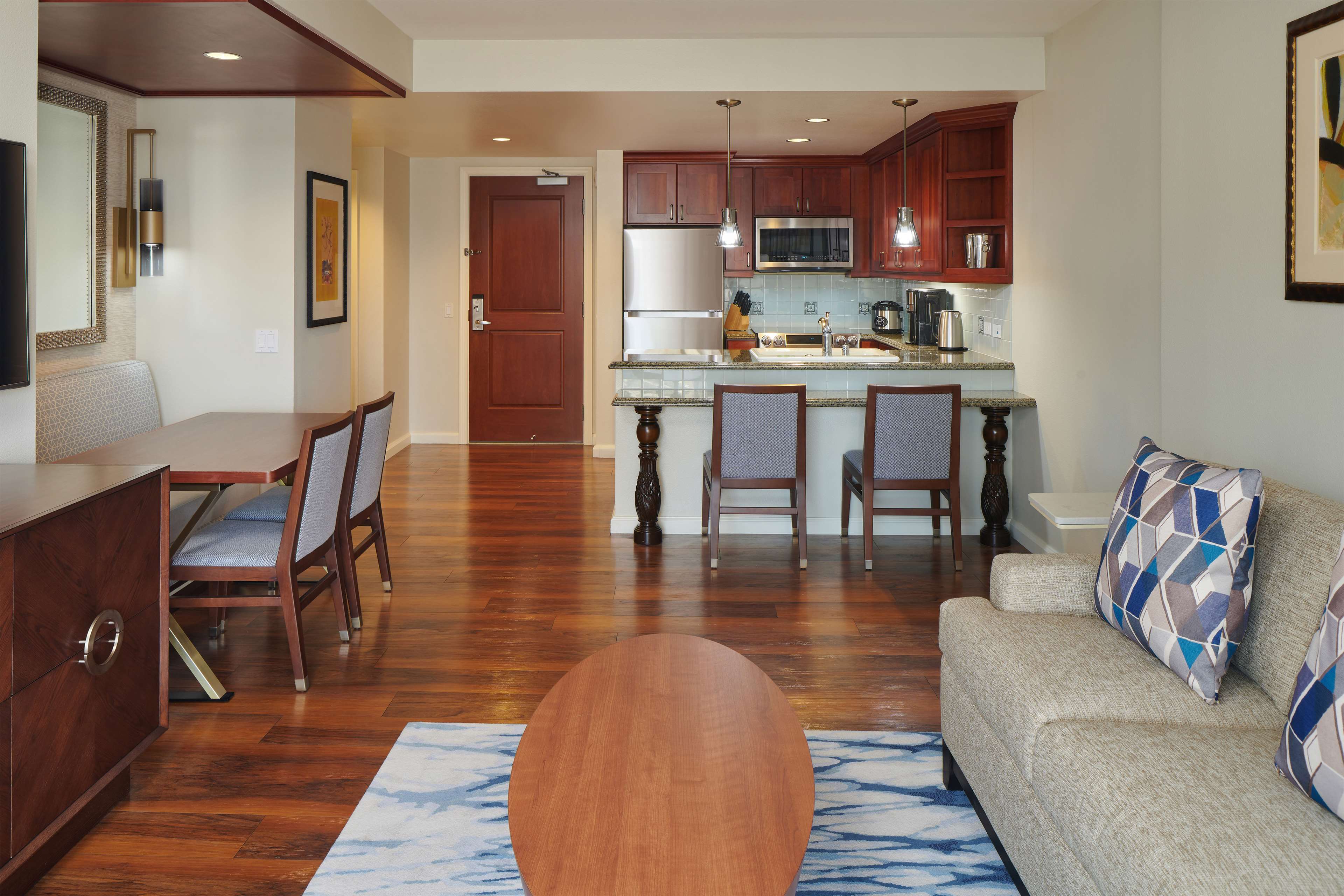 Фото Hilton Grand Vacations Club at Hilton Hawaiian Village