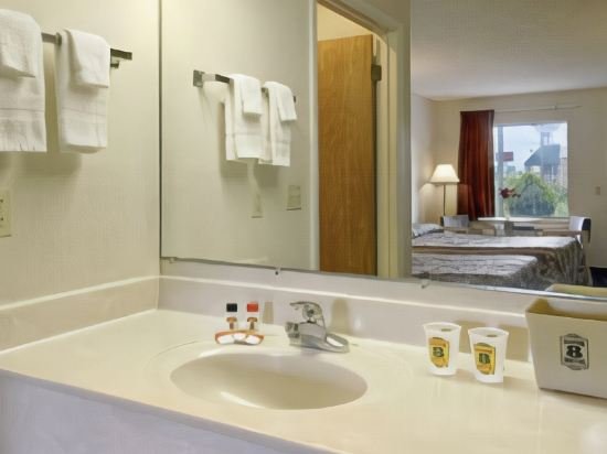 Фото Super 8 by Wyndham Ashburn