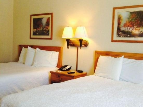 Фото Hometown Inn