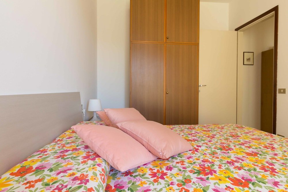 Фото Manzoni Two-Bedroom Apartment