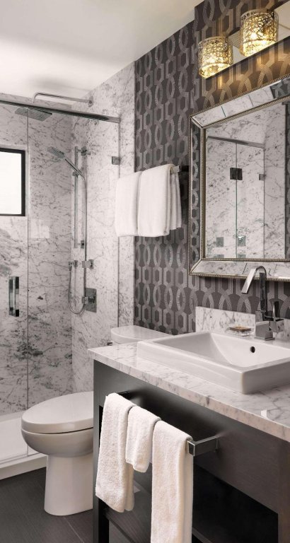 Фото Best Western Plus Inner Harbour - Victoria Hotels