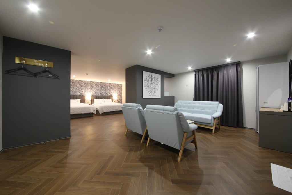 Фото Brown Dot Hotel Minam