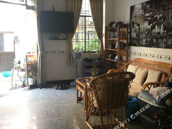 Фото California Guest House