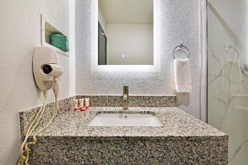 Фото Oyo Hotel Shreveport Airport North