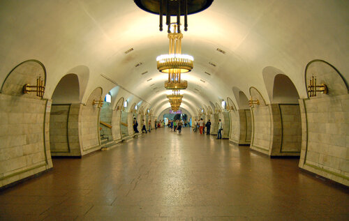 Ploscha Lva Tolstoho metro station (Kyiv, Velyka Vasylkivska Street), metro istasyonu  Kiev'den