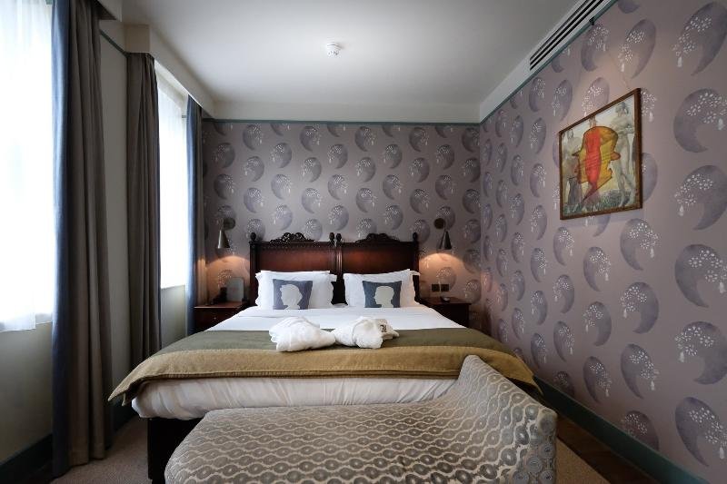 Фото Morton Hotel