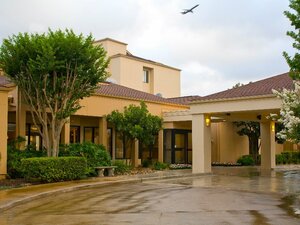 Гостиница Courtyard by Marriott San Antonio Airport