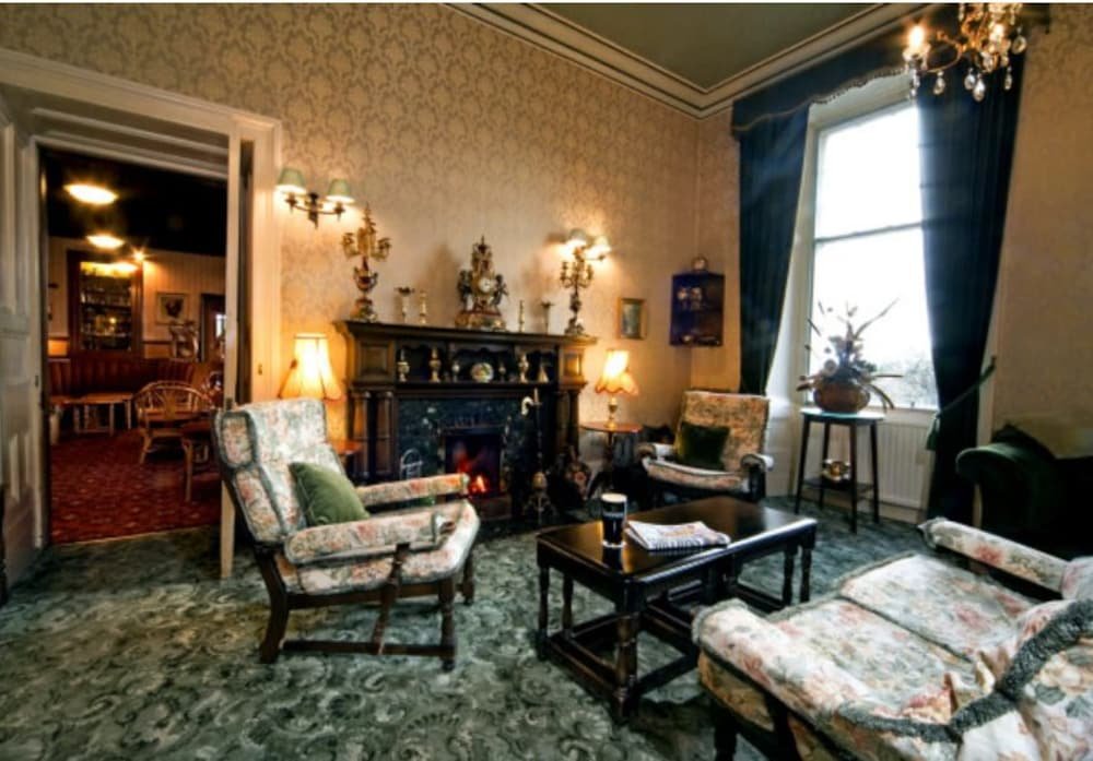 Фото Falls of Lora Hotel