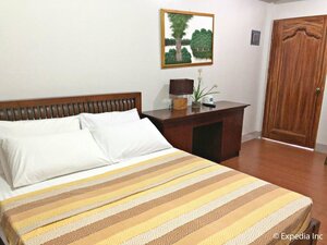 Vibsey's Resort (Calabarzon, Cavite, City of Tagaytay, Tagaytay City Park), hotel