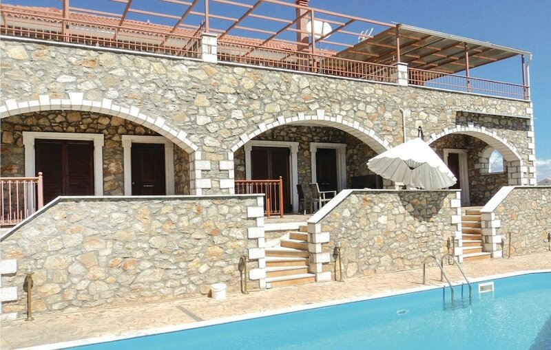 Жильё посуточно Amazing Home in Astros Peleponese With Outdoor Swimming Pool and 2 Bedrooms