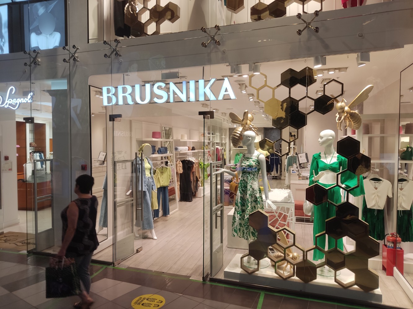 Buzilish va obektlar bilan porno