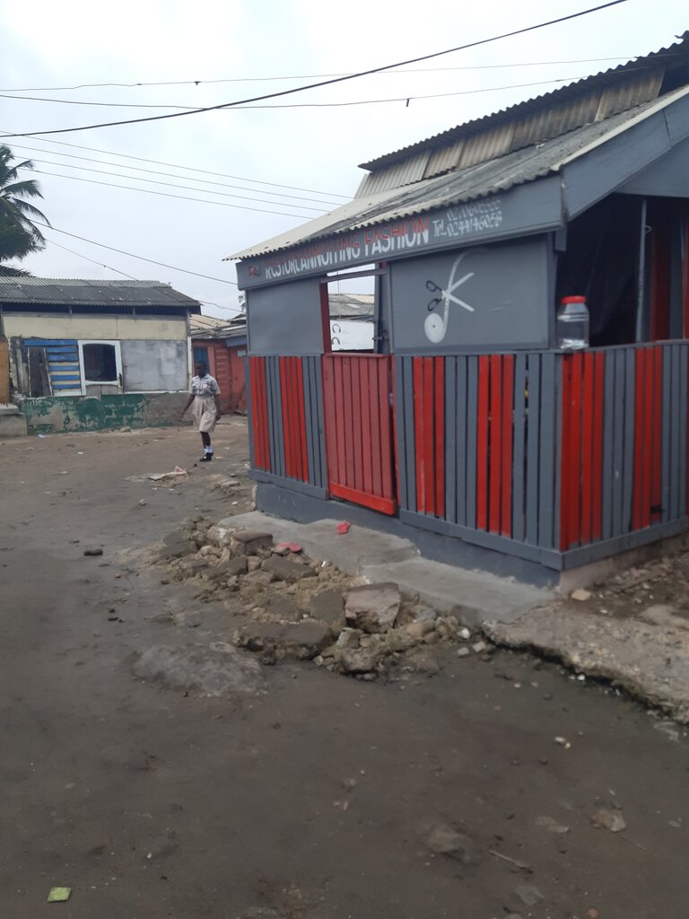 Fashion house Restore Anoiting, Accra, photo