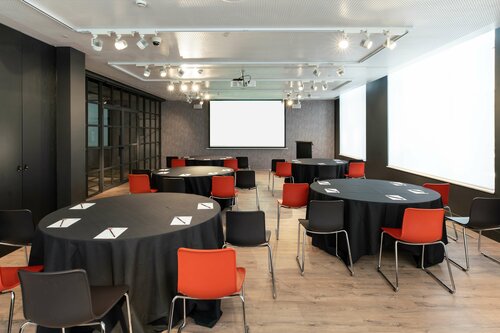 Внешний вид отеля Radisson Red Brussels в Иксели, фото 1