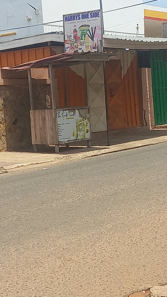 Grocery Harry's One Side, Accra, photo