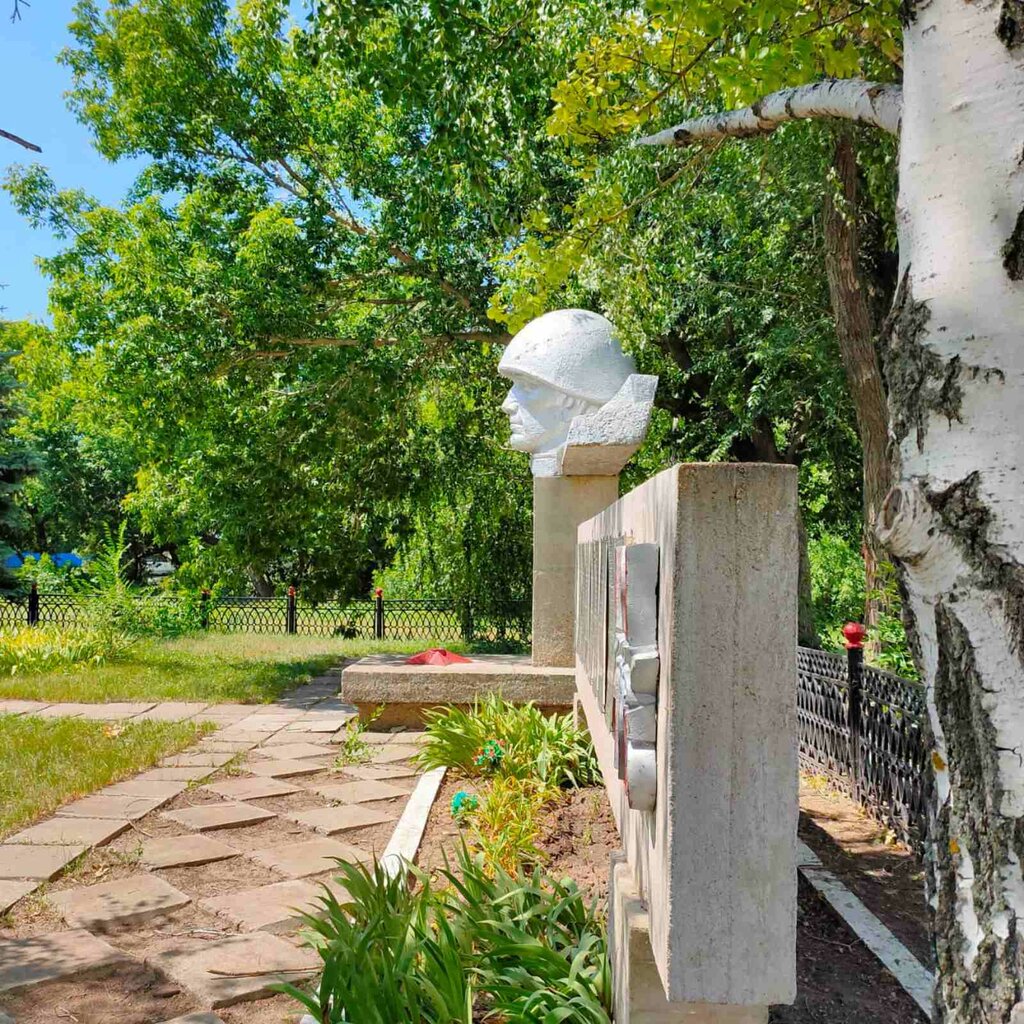 Monument, memorial Воинам-землякам, погибшим на фронтах Великой Отечественной войны, Saratov Oblast, photo