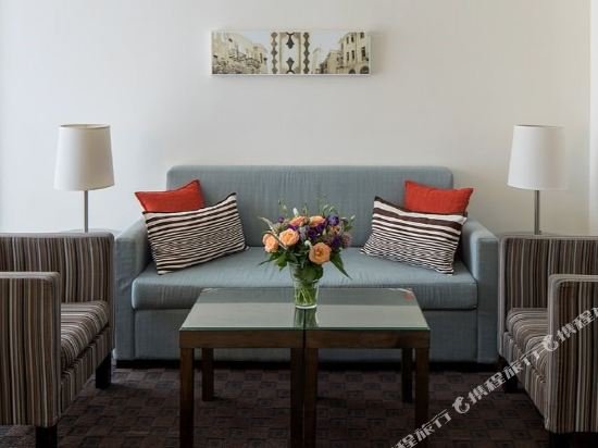 Фото Metropolitan Hotel