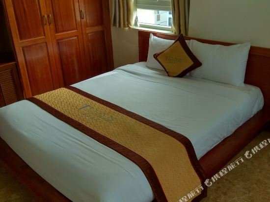 Фото Titan Hotel