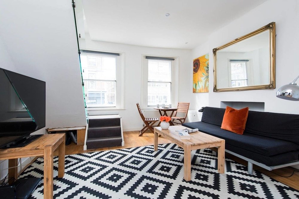 Фото Wonderful 2br Maisonette in Central London