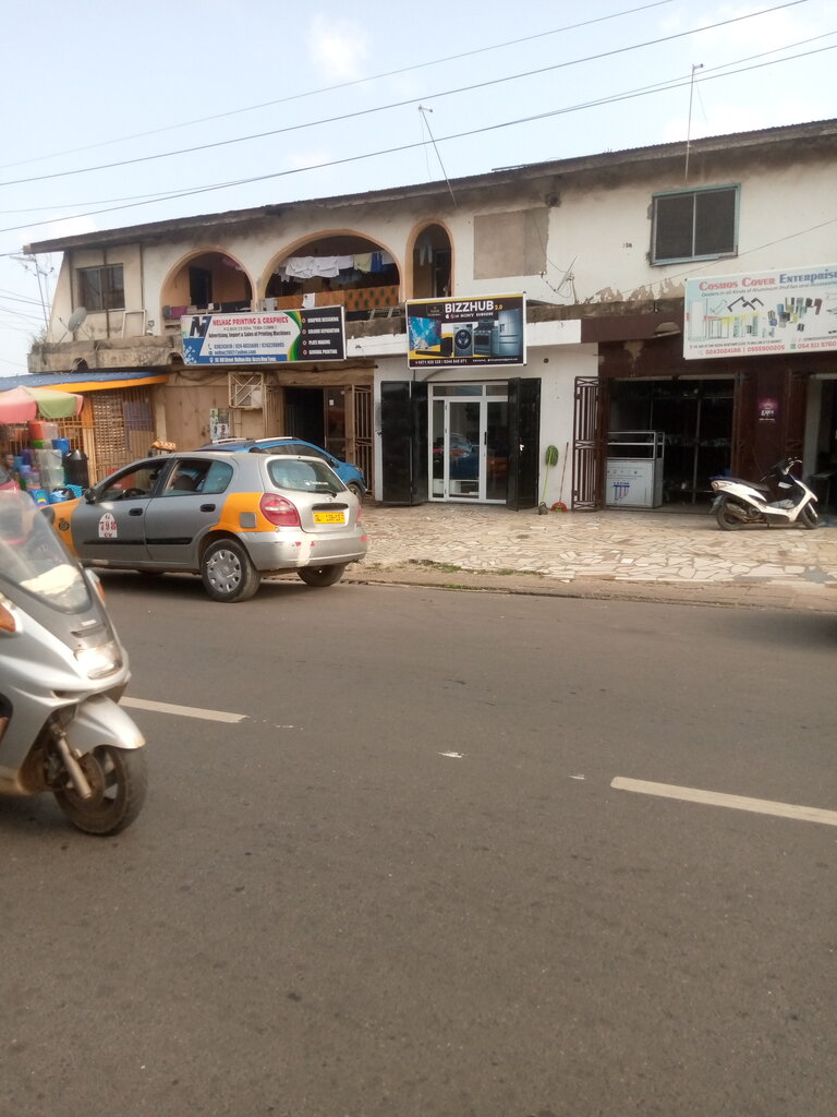Electronics store Bizzhub, Accra, photo