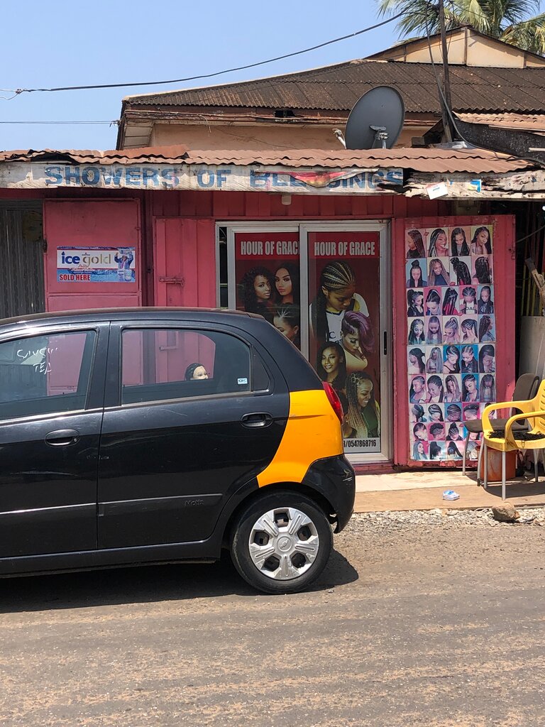 Beauty salon Showers Of Blessings, Accra, photo