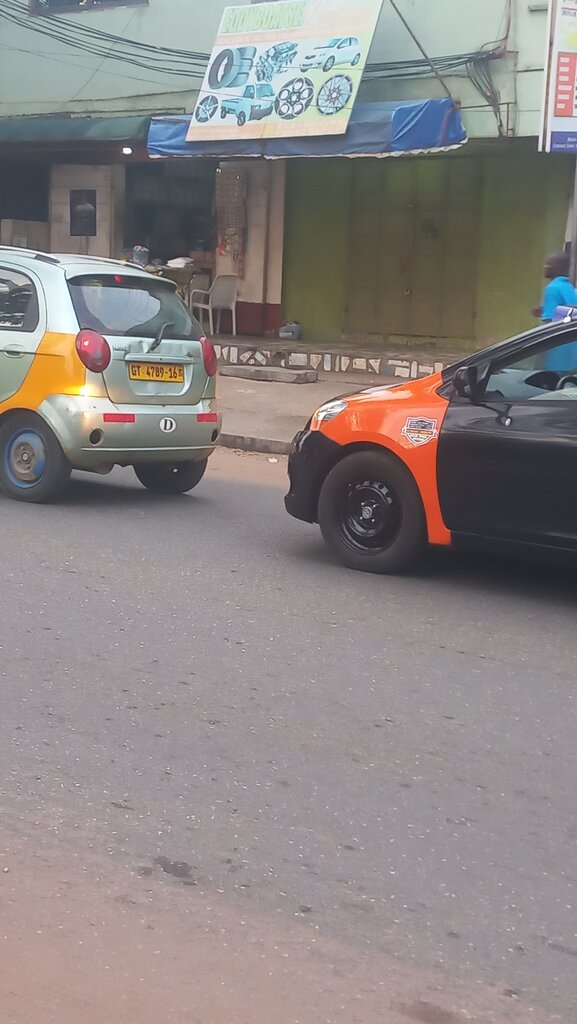 Auto parts and auto goods store Eddy Boat Sei Ventures, Accra, photo