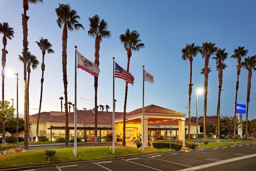 Гостиница Hilton Garden Inn Valencia Six Flags в Санта-Кларите