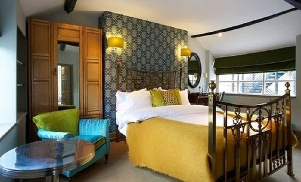 Фото The Feathers Hotel