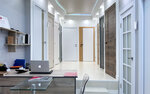 Door Day (Korolenko Street, 28) ، الأبواب