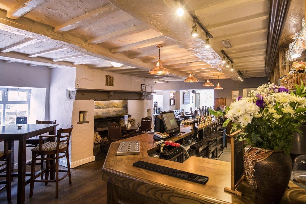 Фото White Lion Royal Hotel