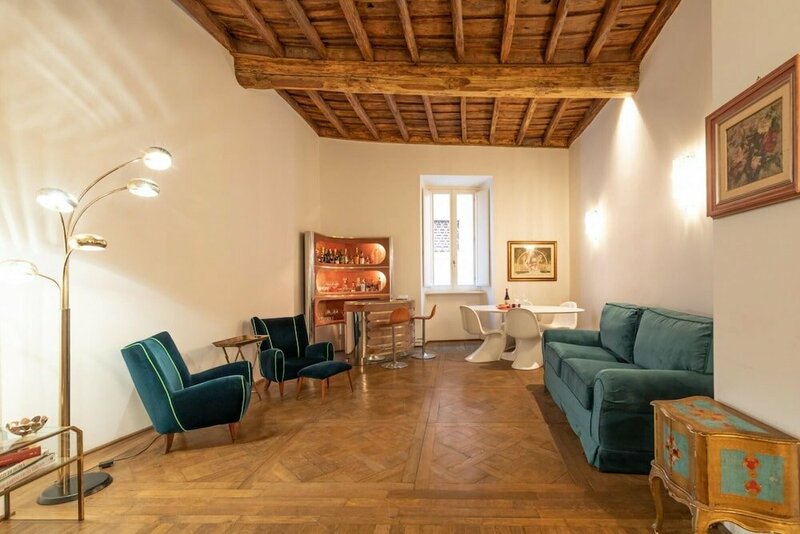 Апартаменты Chic and Style in Historical VIA Giulia в Риме