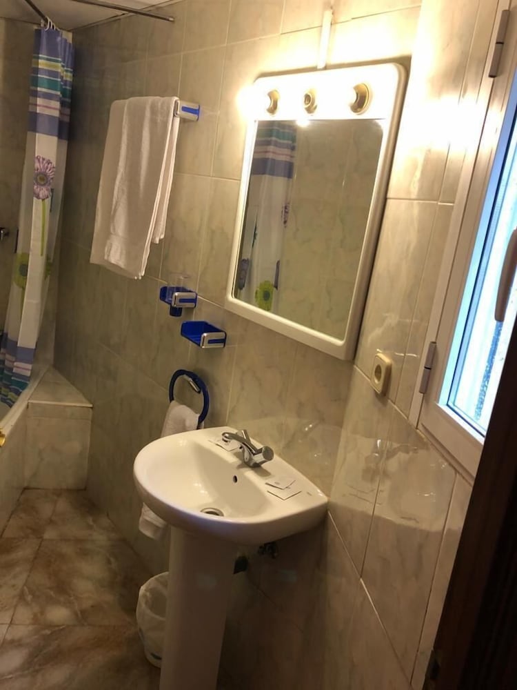 Фото Hostal Hermanos Sánchez