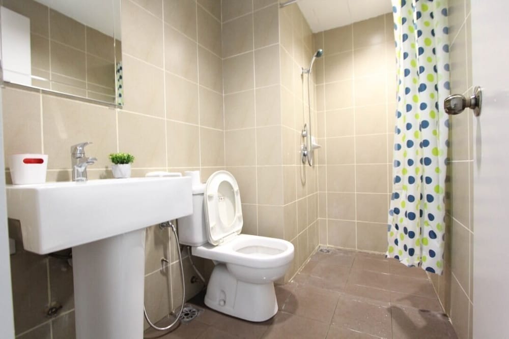 Фото Taragon Bintang Suites by StayHub Type 1