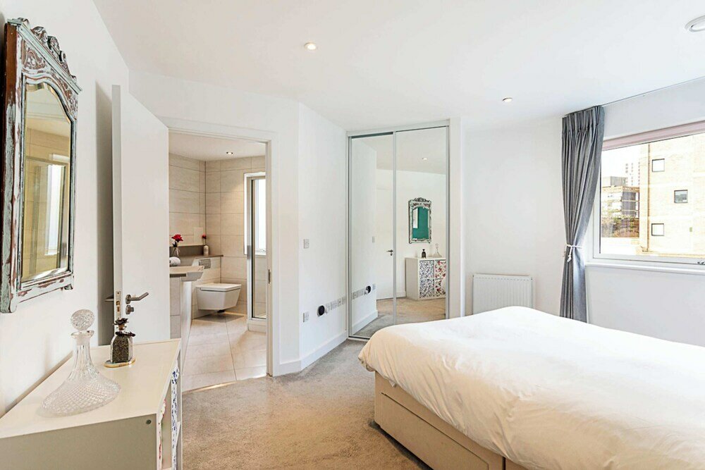 Фото Quiet and Spacious Four Bedroom House