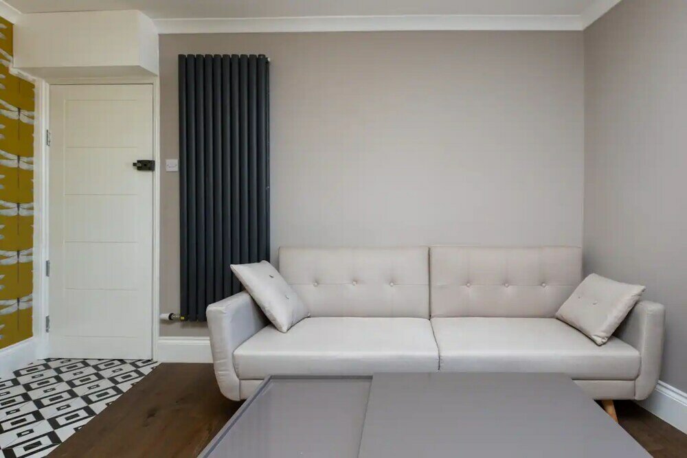 Фото Spacious & Pristine 2bd Flat - Balham