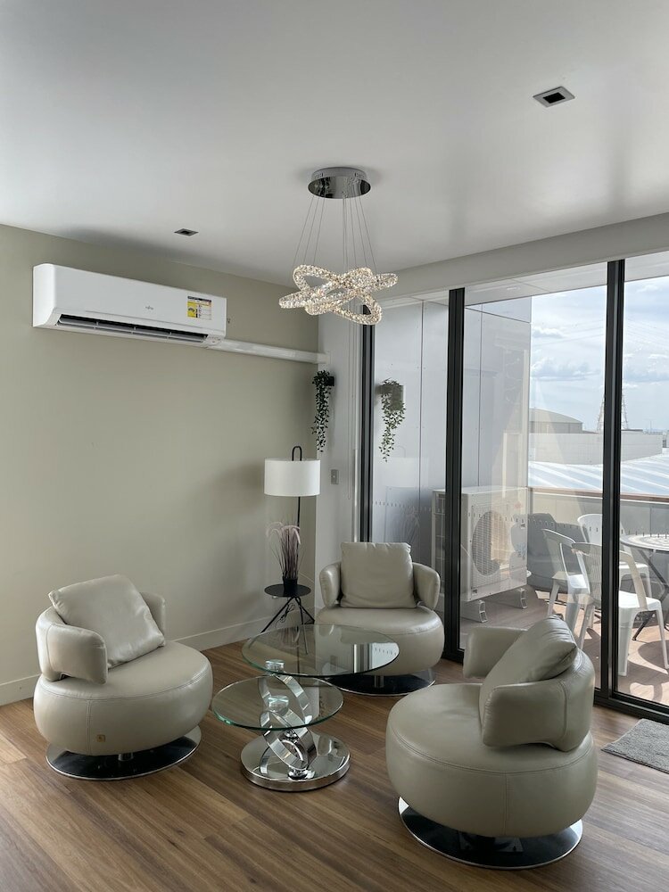 Фото Luxury Penthouse Above the Shopping Town