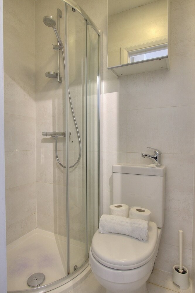 Фото R1 Medium Studio