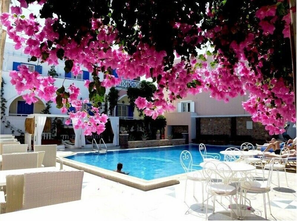 Фото Bougainvillea Suites