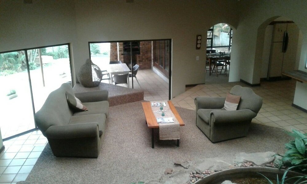 Фото Faraway Lodge B&b