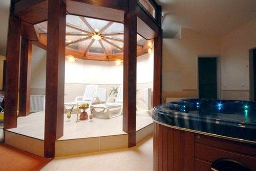 Фото Icon Győr Hotel & Restaurant