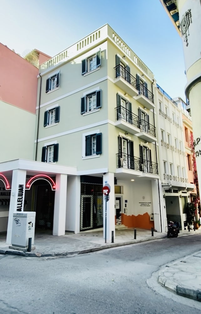 Фото отеля 1