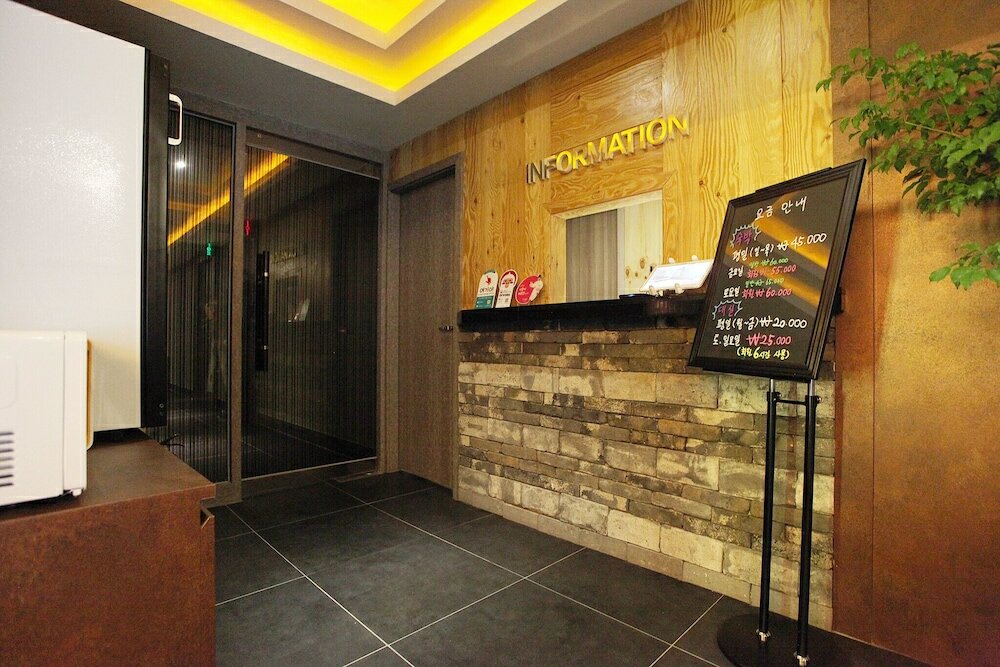 Фото Yeongdeungpogucheong Station SL