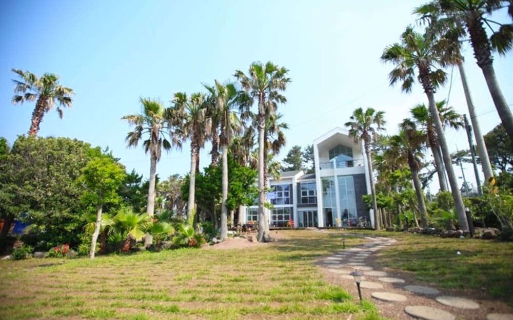 Фото Jeju Neopbille Guest House