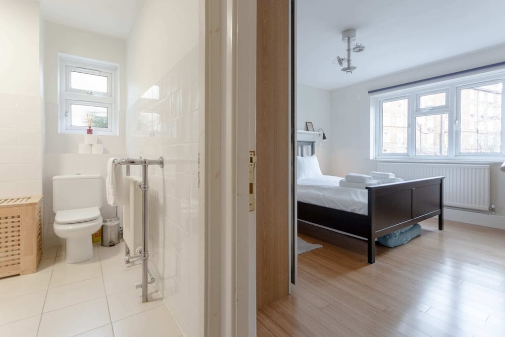 Фото Well Located 2 Bedroom 1 Bath in Elephant & Castle