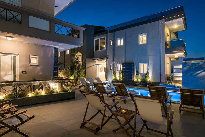 Гостиница Sun Ray Luxury Apartments