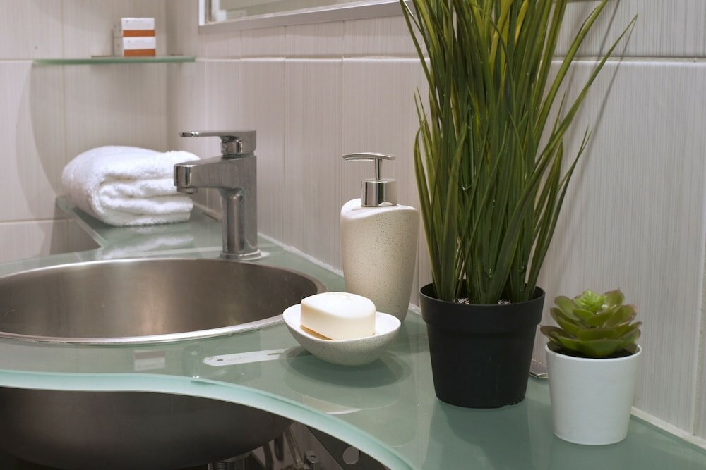 Фото Comfortable Apartment At The Foot of The Odeon of Herodes Atticus