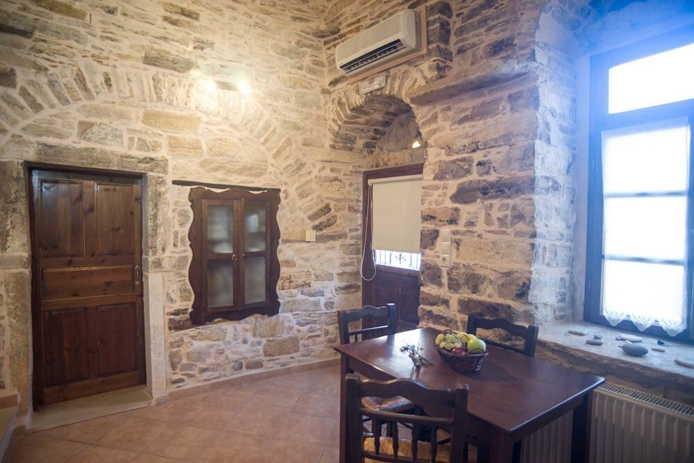 Фото Vouno Village Apartments