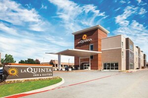 Гостиница La Quinta Inn & Suites by Wyndham Dallas Northeast-Arboretum